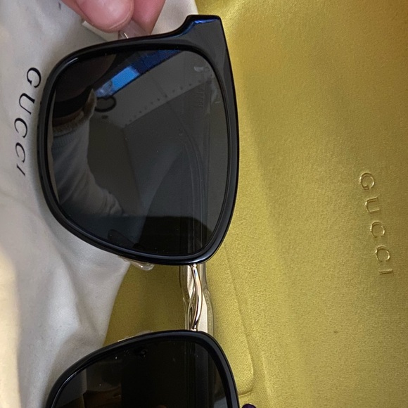 Black and gold square shaped Gucci glasses w/case - Picture 2 of 9